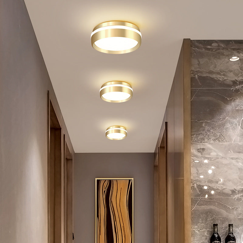 Modern Round LED Ceiling Light in Gold Aluminium and Acrylic – Minimalist Nordic Design