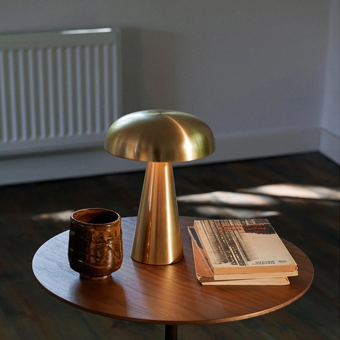 Minimalist Portable Mushroom Table Lamp – Rechargeable and Wireless