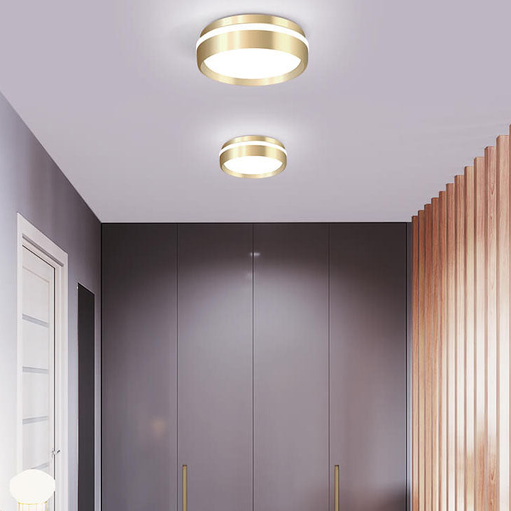 Modern Round LED Ceiling Light in Gold Aluminium and Acrylic – Minimalist Nordic Design