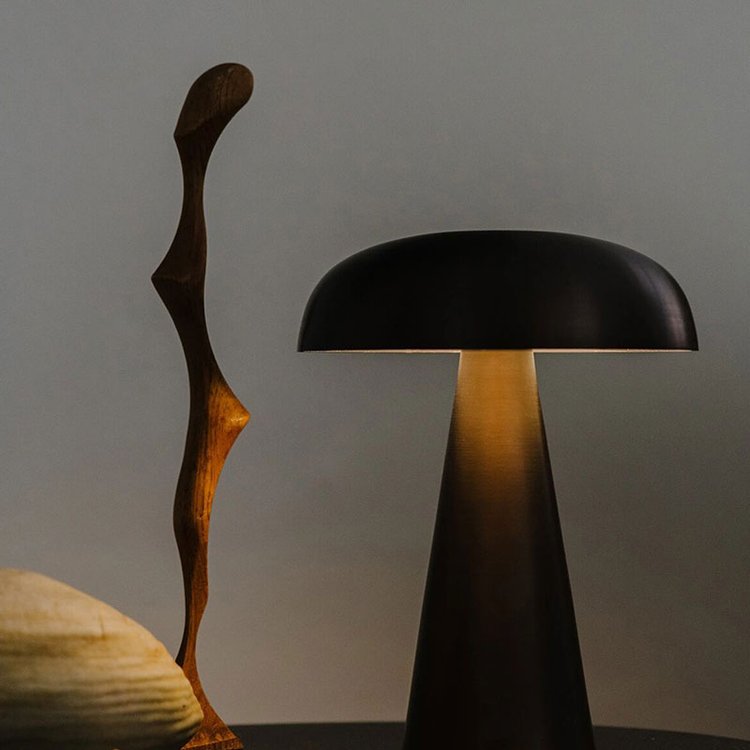 Minimalist Portable Mushroom Table Lamp – Rechargeable and Wireless