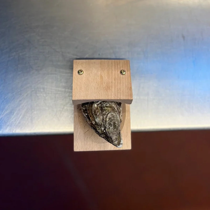 Wooden Oyster Holder – Safe and Efficient Oyster Opening