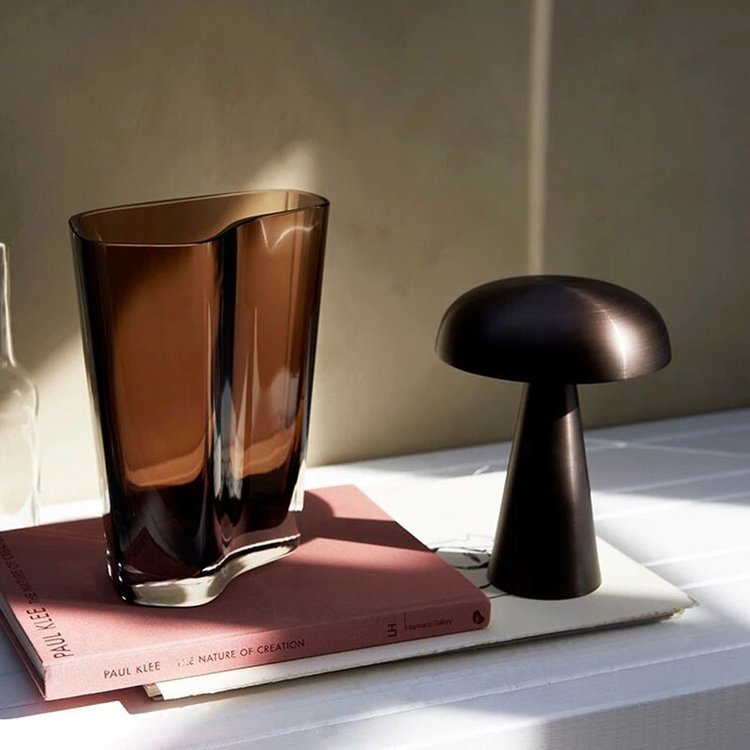 Minimalist Portable Mushroom Table Lamp – Rechargeable and Wireless