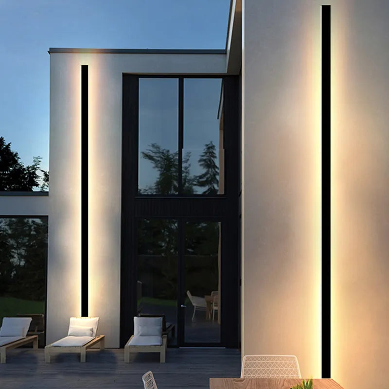 Modern Vertical LED Outdoor Wall Light – Sleek Design for Home and Garden