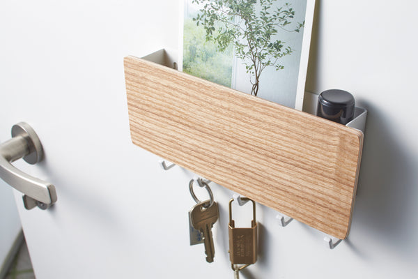 Modern Magnetic Key Holder – Sleek Steel and Wood Entryway Organiser