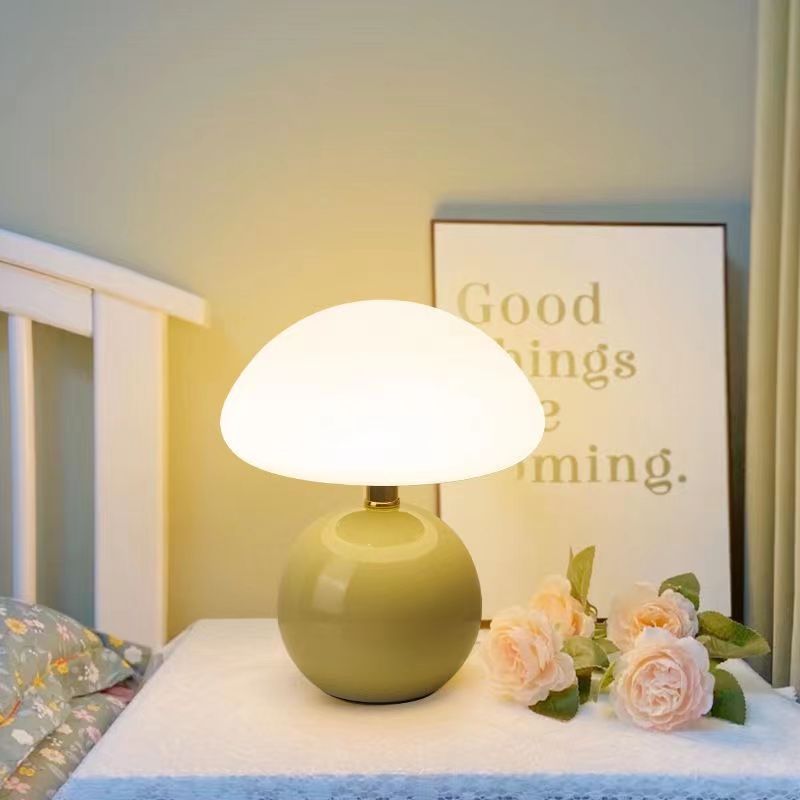 Elegant French Mushroom Lamp – Stylish Table Lamp with Nostalgic Charm