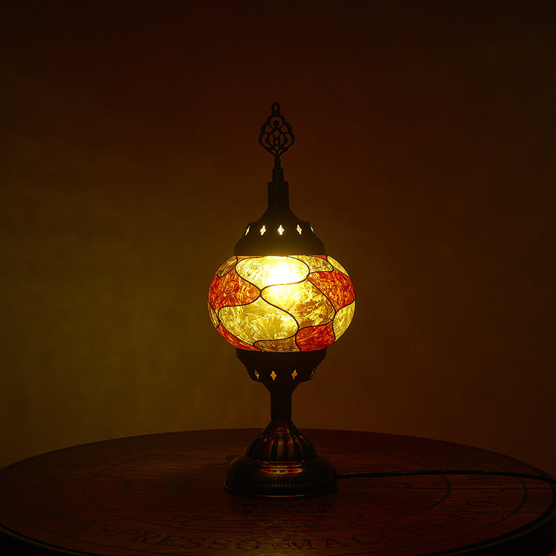 Traditional Tiffany-Style Table Lamp – Handcrafted Glass Light for Bedroom and Living Room