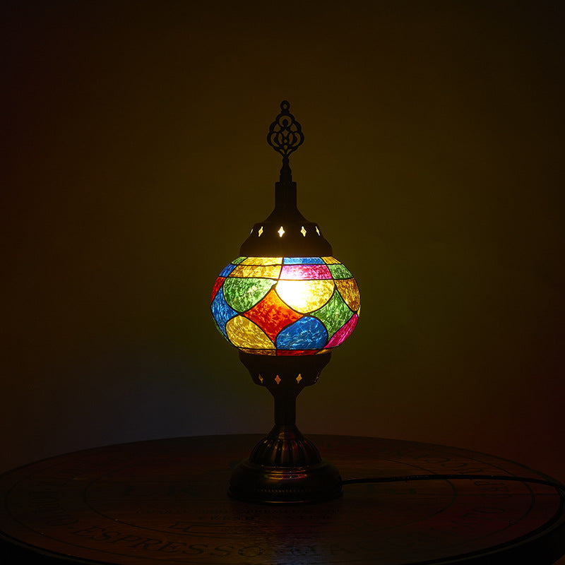 Traditional Tiffany-Style Table Lamp – Handcrafted Glass Light for Bedroom and Living Room