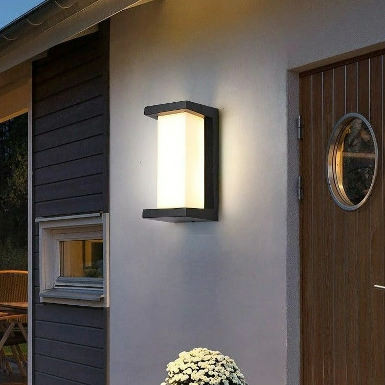 Vertical LED Outdoor Wall Light – Weatherproof Lighting with Modern Design