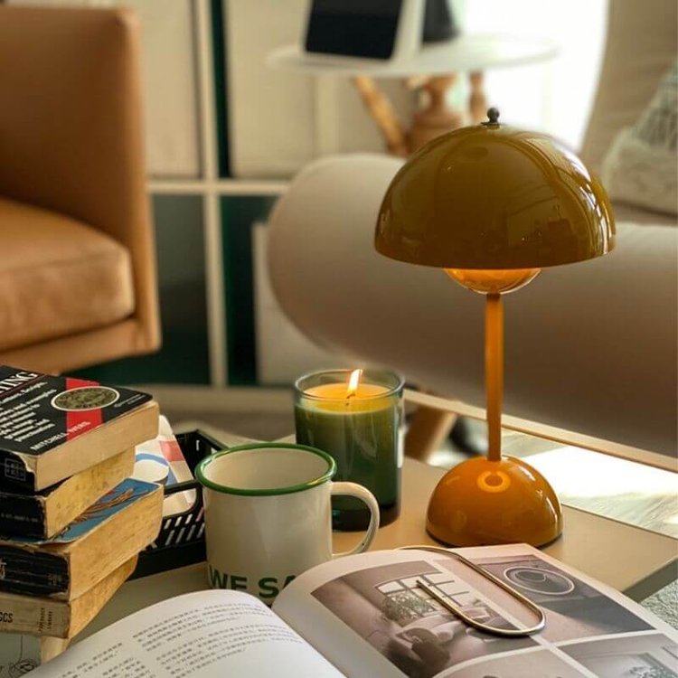 Modern Mushroom Table Lamp – Wireless Retro Elegance for Your Home