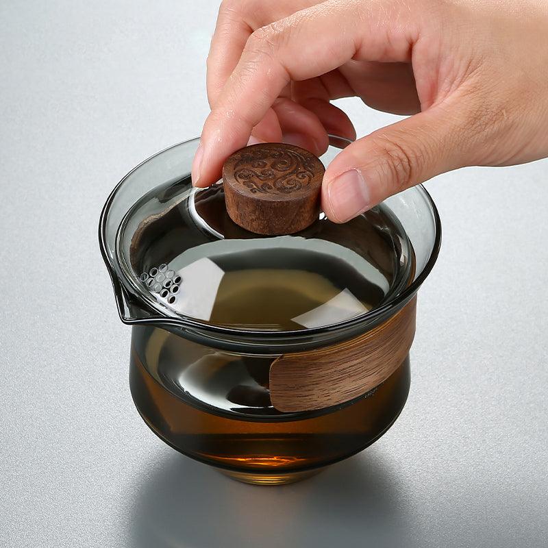 Heat-Resistant Glass Tea Cup with Walnut Lid – Elegant Tinted Design for Tea Lovers