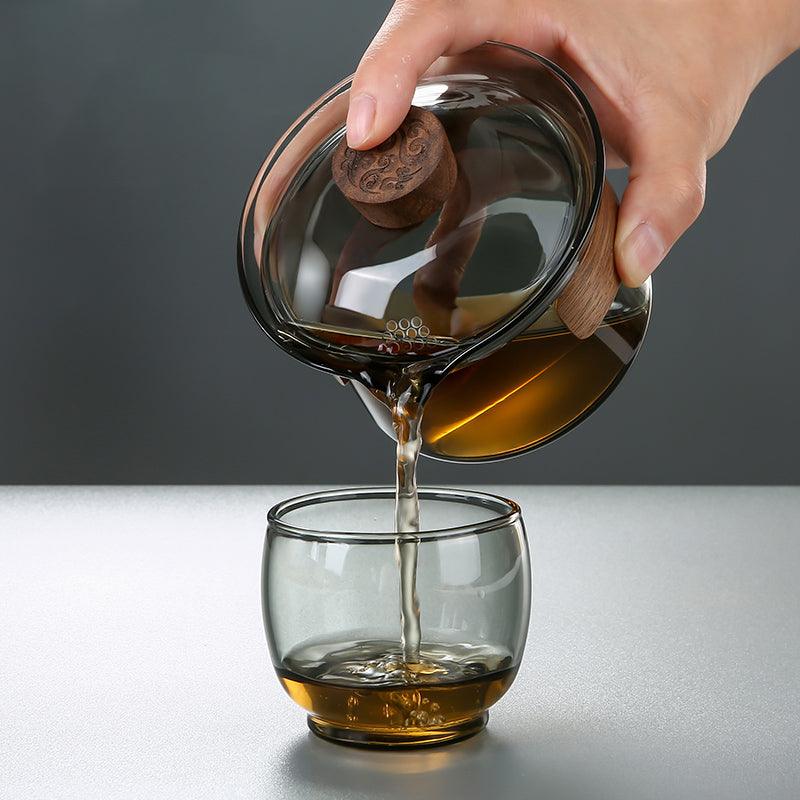 Heat-Resistant Glass Tea Cup with Walnut Lid – Elegant Tinted Design for Tea Lovers