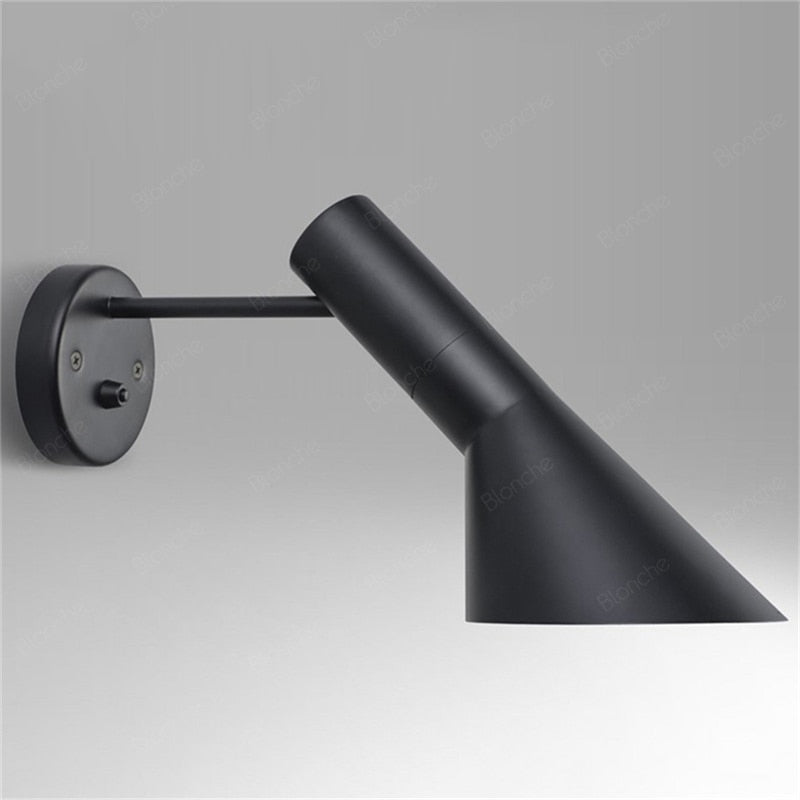 Modern Aluminium Wall Light – Sleek Design with Energy-Efficient E27 Bulb