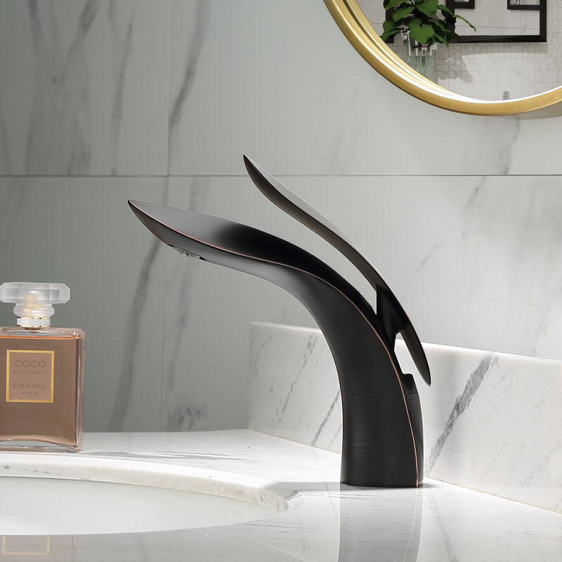 Elegant Modern Basin Mixer Tap – Contemporary Bathroom Luxury