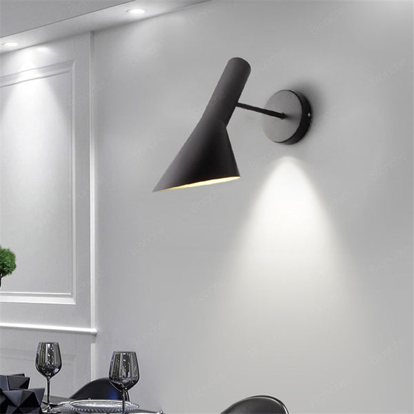 Modern Aluminium Wall Light – Sleek Design with Energy-Efficient E27 Bulb