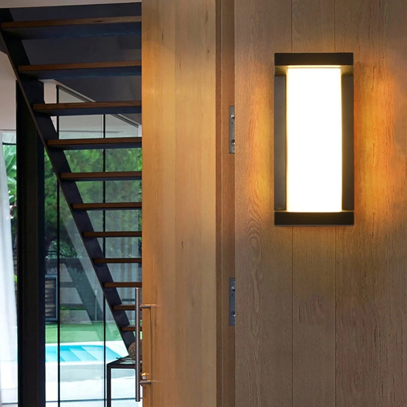 Vertical LED Outdoor Wall Light – Weatherproof Lighting with Modern Design