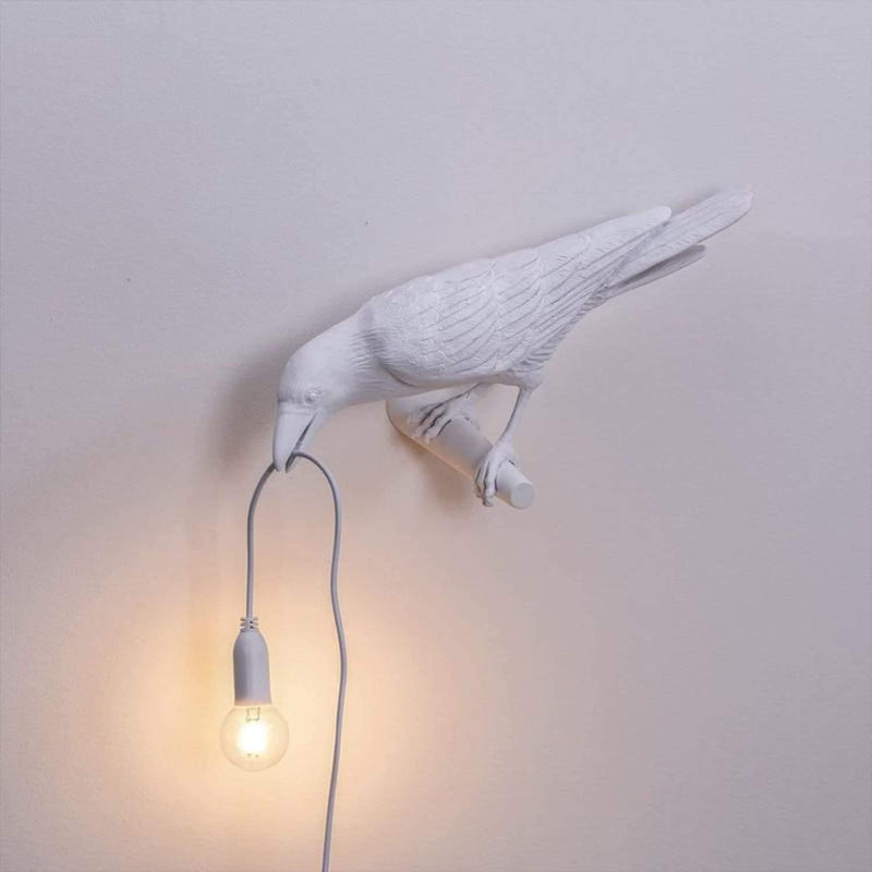 Elegant Ravenbird Table Lamp – Unique Artistic Lighting for Your Space