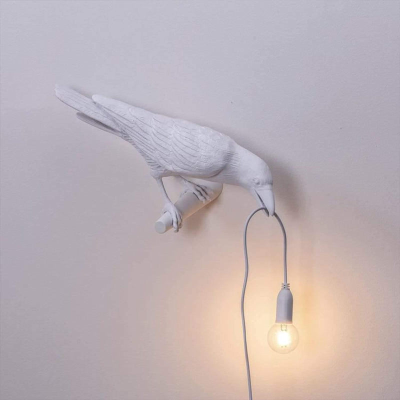 Elegant Ravenbird Table Lamp – Unique Artistic Lighting for Your Space